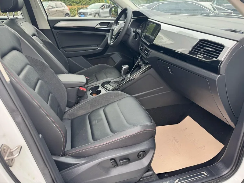 Volkswagen Tayron 2019 Journey Edition 280TSI Two-wheel-drive luxury model Country VI interior photo 13 Volkswagen Tayron 2019 Journey Edition 280TSI Two-wheel-drive luxury model Country VI interior photo 13