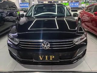 Volkswagen Magotan 2019 330TSI DSG Leading Type Country VI exterior photo 2 Volkswagen Magotan 2019 330TSI DSG Leading Type Country VI exterior photo 2