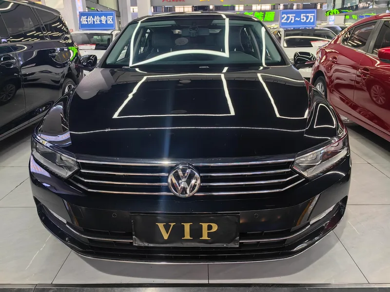 Volkswagen Magotan 2019 330TSI DSG Leading Type Country VI exterior photo 2 Volkswagen Magotan 2019 330TSI DSG Leading Type Country VI exterior photo 2