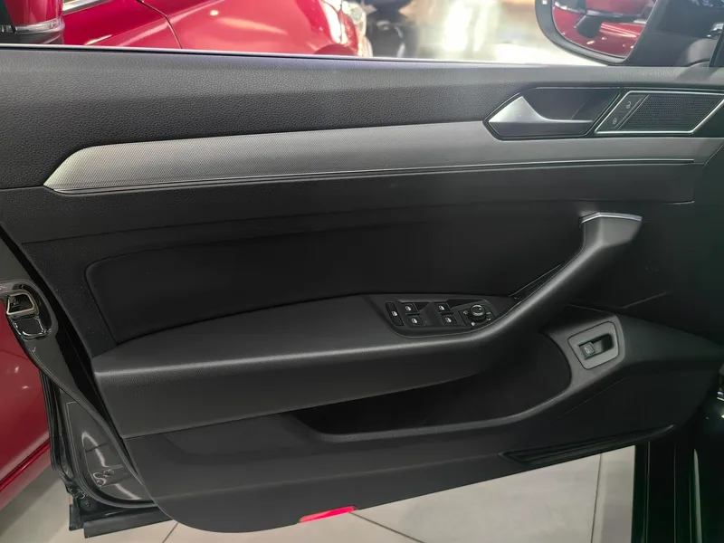 Volkswagen Magotan 2019 330TSI DSG Leading Type Country VI exterior photo 7 Volkswagen Magotan 2019 330TSI DSG Leading Type Country VI exterior photo 7