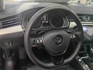 Volkswagen Magotan 2019 330TSI DSG Leading Type Country VI exterior photo 9 Volkswagen Magotan 2019 330TSI DSG Leading Type Country VI exterior photo 9