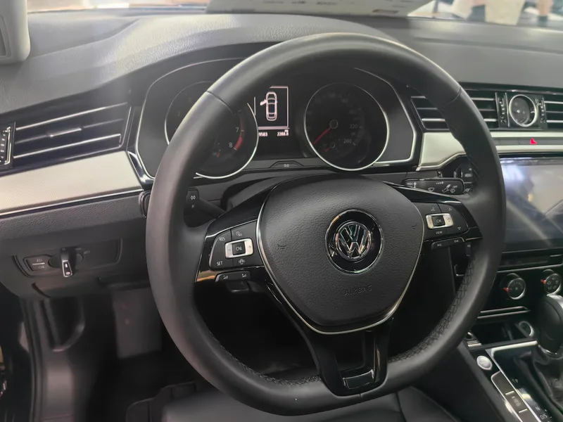 Volkswagen Magotan 2019 330TSI DSG Leading Type Country VI exterior photo 9 Volkswagen Magotan 2019 330TSI DSG Leading Type Country VI exterior photo 9