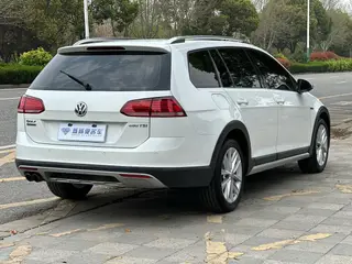 Volkswagen Golf 2019 1.8TSI Travel version exterior photo 4 Volkswagen Golf 2019 1.8TSI Travel version exterior photo 4