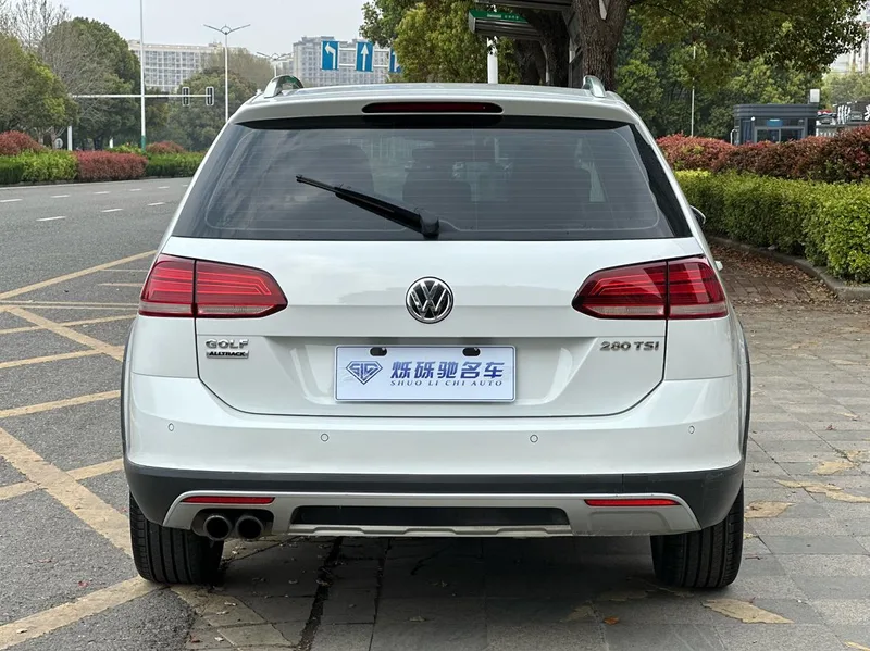 Volkswagen Golf 2019 1.8TSI Travel version exterior photo 5 Volkswagen Golf 2019 1.8TSI Travel version exterior photo 5