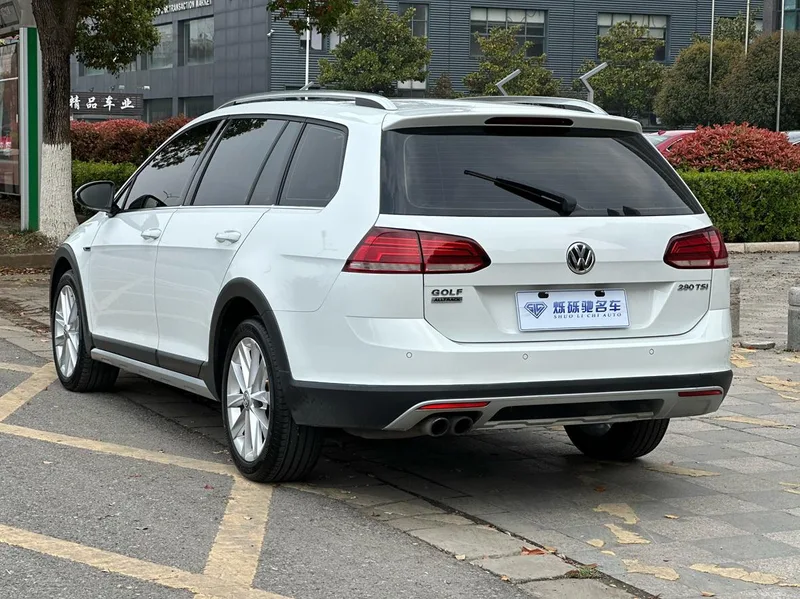 Volkswagen Golf 2019 1.8TSI Travel version exterior photo 6 Volkswagen Golf 2019 1.8TSI Travel version exterior photo 6