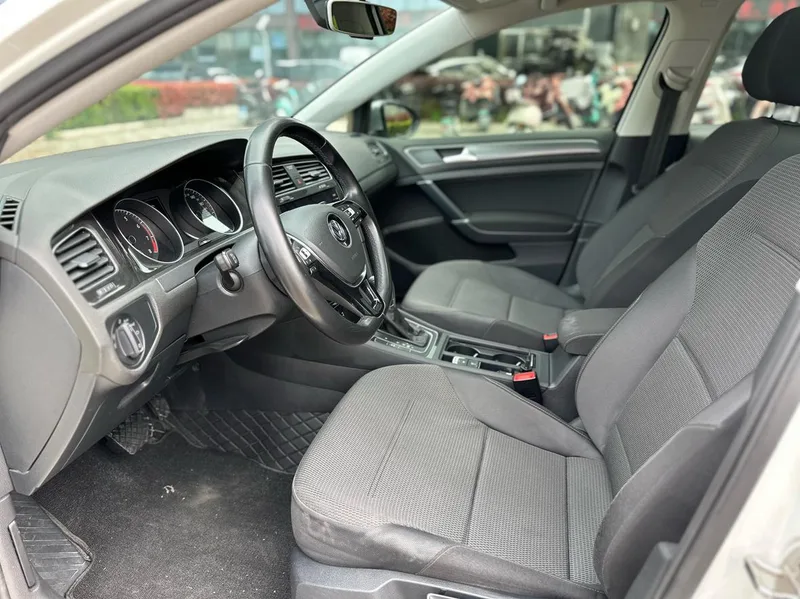 Volkswagen Golf 2019 1.8TSI Travel version exterior photo 8 Volkswagen Golf 2019 1.8TSI Travel version exterior photo 8
