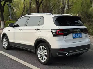 Volkswagen T-Cross 2019 280TSI DSG Comfort Edition interior photo 15 Volkswagen T-Cross 2019 280TSI DSG Comfort Edition interior photo 15