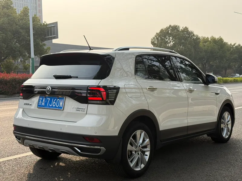 Volkswagen T-Cross 2019 280TSI DSG Comfort Edition interior photo 16 Volkswagen T-Cross 2019 280TSI DSG Comfort Edition interior photo 16