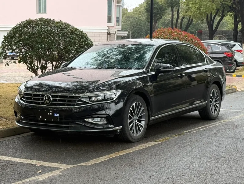 Volkswagen Magotan 2020 330TSI DSG Luxury type exterior photo 1 Volkswagen Magotan 2020 330TSI DSG Luxury type exterior photo 1