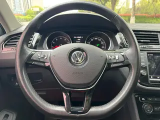 Volkswagen Tiguan L 2017 380TSI Automatic four-wheel drive deluxe edition interior photo 12 Volkswagen Tiguan L 2017 380TSI Automatic four-wheel drive deluxe edition interior photo 12