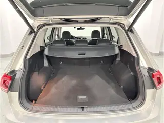 Volkswagen Tiguan L 2020 330TSI Automatic two-wheel drive R-Line Flagship Edition Country VI exterior photo 6 Volkswagen Tiguan L 2020 330TSI Automatic two-wheel drive R-Line Flagship Edition Country VI exterior photo 6