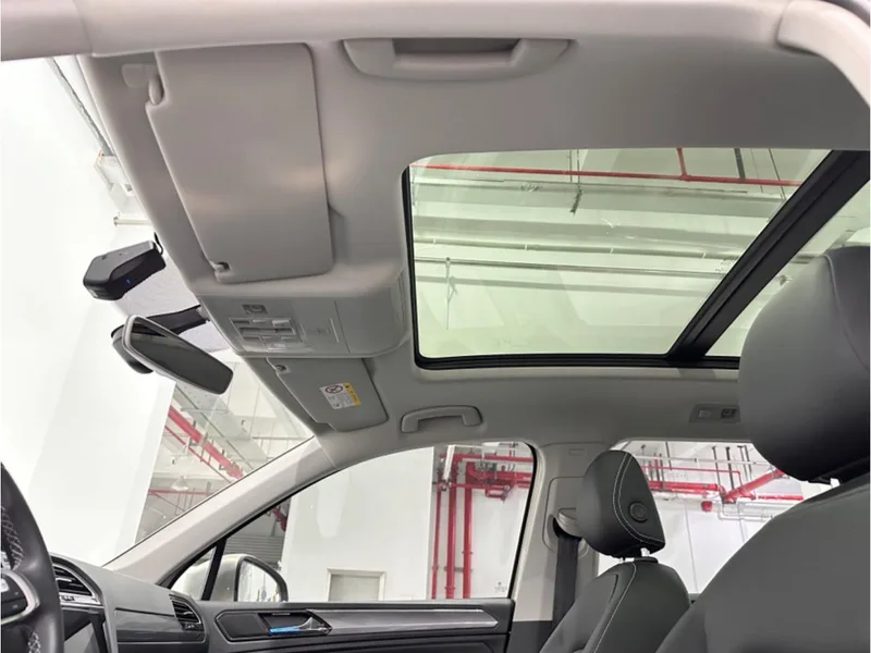 Volkswagen Tiguan L 2020 330TSI Automatic two-wheel drive R-Line Flagship Edition Country VI interior photo 11 Volkswagen Tiguan L 2020 330TSI Automatic two-wheel drive R-Line Flagship Edition Country VI interior photo 11