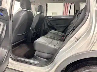 Volkswagen Tiguan L 2020 330TSI Automatic two-wheel drive R-Line Flagship Edition Country VI interior photo 13 Volkswagen Tiguan L 2020 330TSI Automatic two-wheel drive R-Line Flagship Edition Country VI interior photo 13