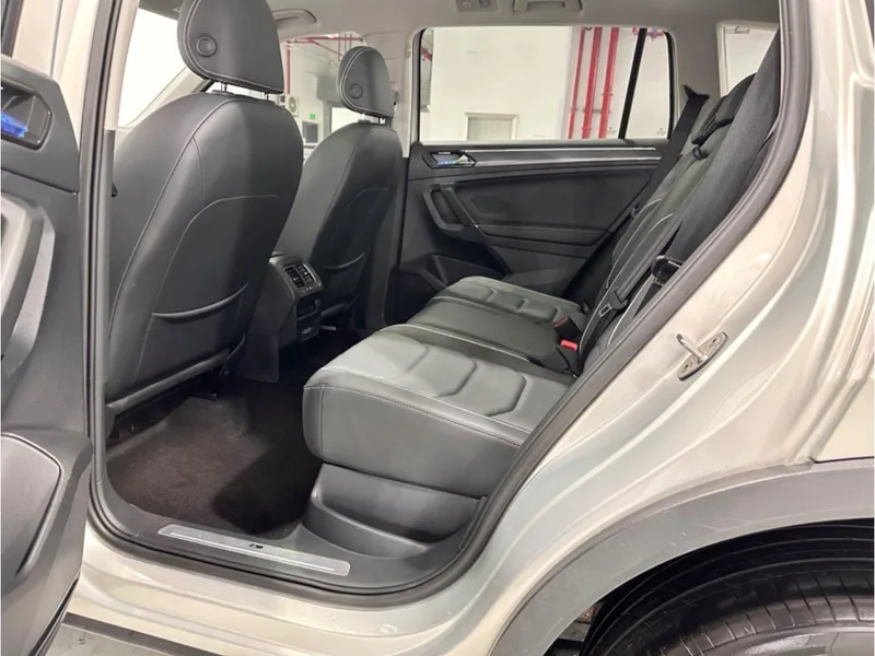 Volkswagen Tiguan L 2020 330TSI Automatic two-wheel drive R-Line Flagship Edition Country VI interior photo 13 Volkswagen Tiguan L 2020 330TSI Automatic two-wheel drive R-Line Flagship Edition Country VI interior photo 13