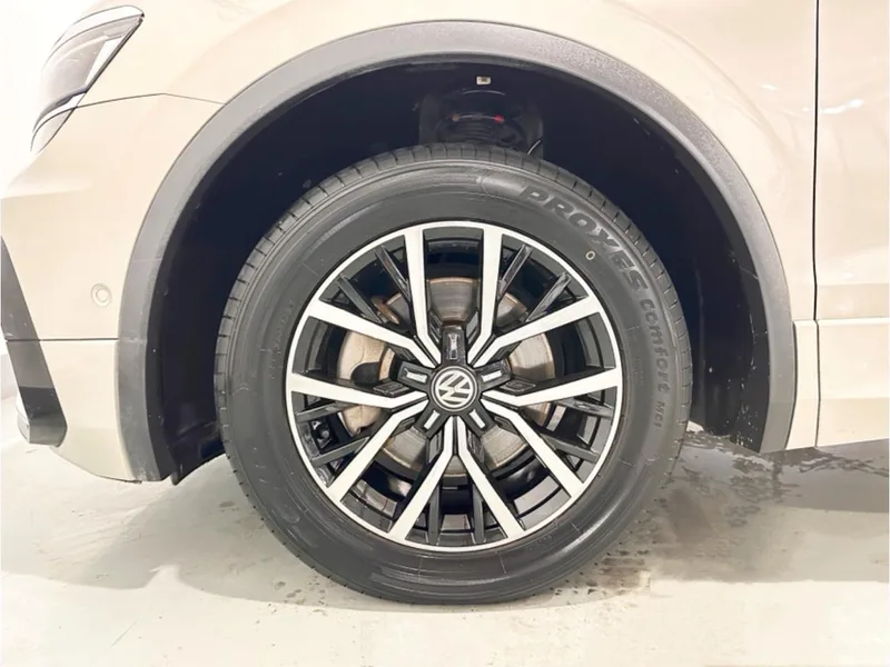 Volkswagen Tiguan L 2020 330TSI Automatic two-wheel drive R-Line Flagship Edition Country VI interior photo 14 Volkswagen Tiguan L 2020 330TSI Automatic two-wheel drive R-Line Flagship Edition Country VI interior photo 14