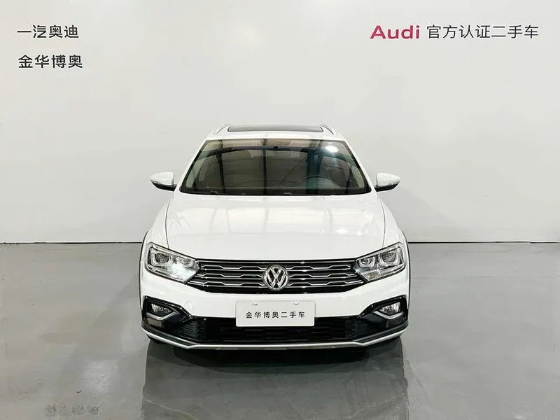 Volkswagen C-TREK 2018 230TSI DSG Comfortable exterior photo 2 Volkswagen C-TREK 2018 230TSI DSG Comfortable exterior photo 2
