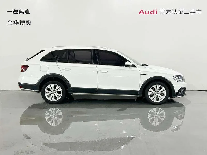 Volkswagen C-TREK 2018 230TSI DSG Comfortable exterior photo 3 Volkswagen C-TREK 2018 230TSI DSG Comfortable exterior photo 3