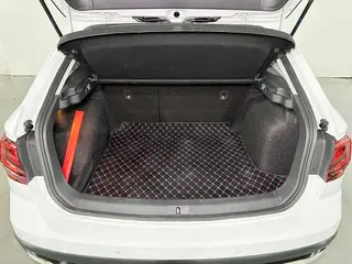 Volkswagen C-TREK 2018 230TSI DSG Comfortable interior photo 6 Volkswagen C-TREK 2018 230TSI DSG Comfortable interior photo 6