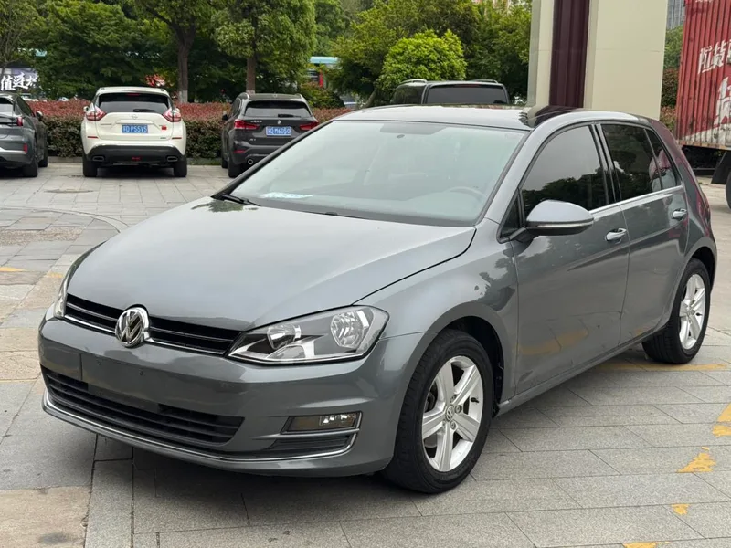 Volkswagen Golf 2015 1.4TSI Type confort automatique extérieur photo 1 Volkswagen Golf 2015 1.4TSI Type confort automatique extérieur photo 1