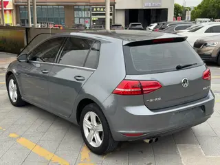 Volkswagen Golf 2015 1.4TSI Type confort automatique extérieur photo 4 Volkswagen Golf 2015 1.4TSI Type confort automatique extérieur photo 4