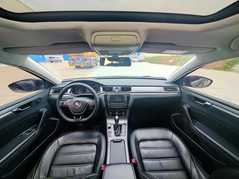 Volkswagen Passat 2017 330TSI DSG Édition honorée extérieur photo 6