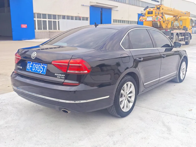 Volkswagen Passat 2017 330TSI DSG Édition honorée intérieur photo 13