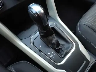 Volkswagen T-Cross 2018 230TSI DSG Модная модель с двумя приводами Страна В. интерьер фото 17