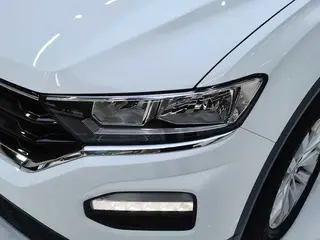 Volkswagen T-Cross 2018 230TSI DSG Модная модель с двумя приводами Страна В. интерьер фото 20