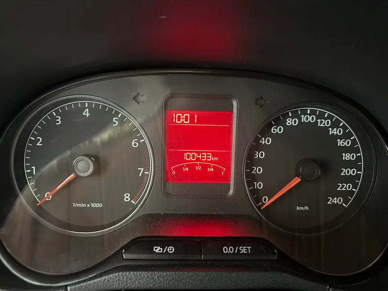 Volkswagen Polo 2013 1.4L Version confort automatique intérieur photo 6 Volkswagen Polo 2013 1.4L Version confort automatique intérieur photo 6