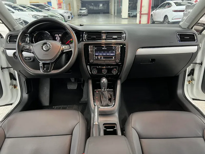 Volkswagen Sagitar 2017 180TSI automatic leading type exterior photo 6 Volkswagen Sagitar 2017 180TSI automatic leading type exterior photo 6