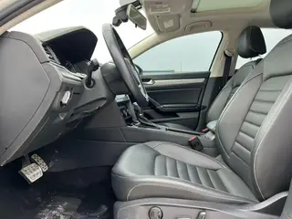 Volkswagen Lamando 2019 280TSI DSG Version confortable Pays V extérieur photo 4 Volkswagen Lamando 2019 280TSI DSG Version confortable Pays V extérieur photo 4