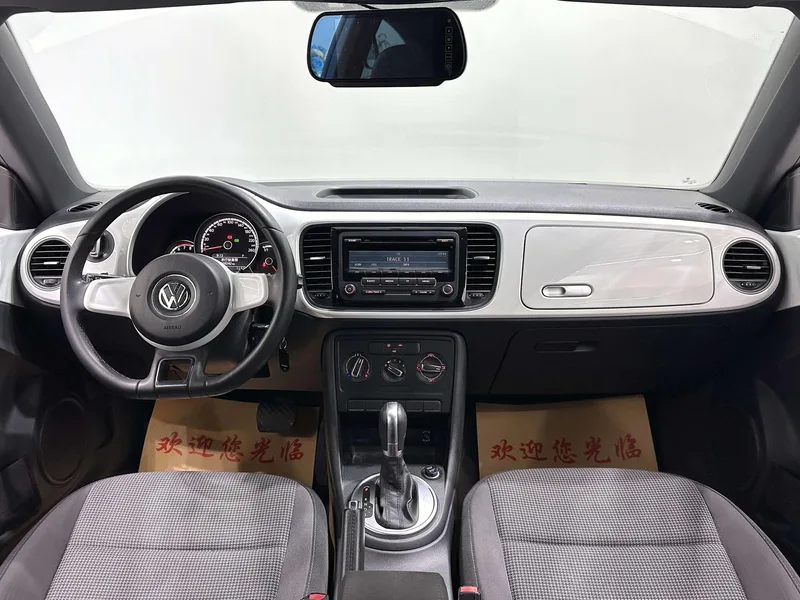 Volkswagen Beetle 2015 180TSI interior photo 12 Volkswagen Beetle 2015 180TSI interior photo 12