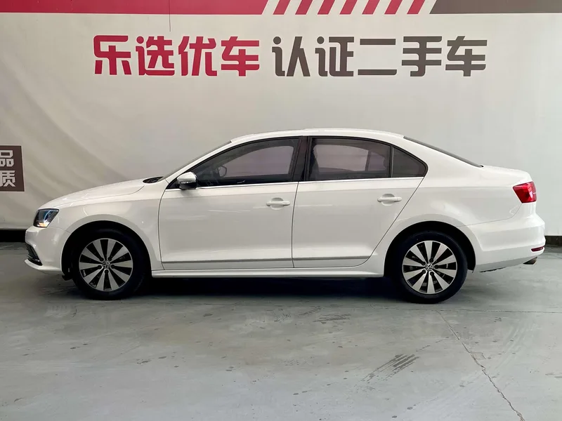 Volkswagen Sagitar 2018 280TSI DSG Comfortable exterior photo 3 Volkswagen Sagitar 2018 280TSI DSG Comfortable exterior photo 3