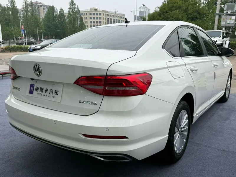 Volkswagen Lavida 2018 1.5L Automatic Comfort Version China V exterior photo 4 Volkswagen Lavida 2018 1.5L Automatic Comfort Version China V exterior photo 4