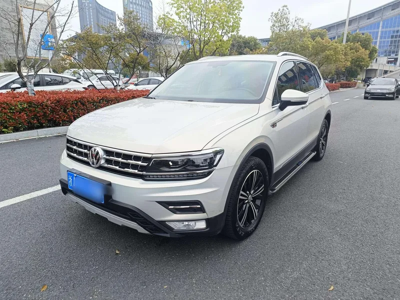 Volkswagen Tiguan L 2018 380TSI Automatic four-wheel drive deluxe edition exterior photo 1 Volkswagen Tiguan L 2018 380TSI Automatic four-wheel drive deluxe edition exterior photo 1