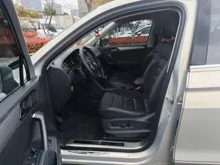Volkswagen Tiguan L 2018 380TSI Automatic four-wheel drive deluxe edition interior photo 11 Volkswagen Tiguan L 2018 380TSI Automatic four-wheel drive deluxe edition interior photo 11