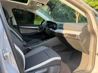 Volkswagen Golf 2023 Restyling 280TSI DSG Pro interior photo 12 Volkswagen Golf 2023 Restyling 280TSI DSG Pro interior photo 12