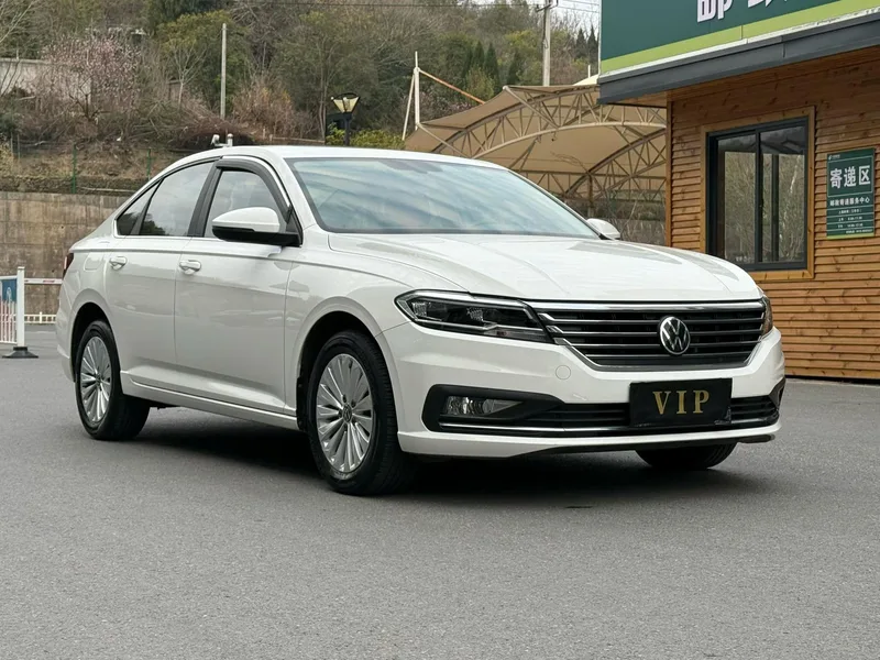 Volkswagen Lavida 2021 1.5L Version confort automatique extérieur photo 2 Volkswagen Lavida 2021 1.5L Version confort automatique extérieur photo 2