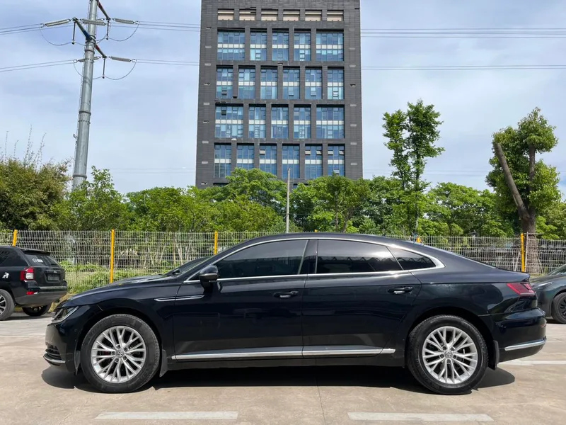 Volkswagen CC 2019 330TSI Гламурная версия Страна VI экстерьер фото 3 Volkswagen CC 2019 330TSI Гламурная версия Страна VI экстерьер фото 3