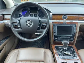 Volkswagen Phaeton 2015 3.0L Version intelligente extérieur photo 8 Volkswagen Phaeton 2015 3.0L Version intelligente extérieur photo 8