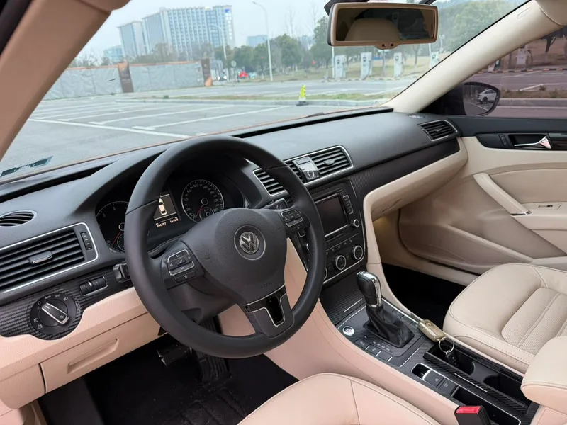 Volkswagen Passat 2014 1.8TSI DSG Your Excellency's Edition exterior photo 6 Volkswagen Passat 2014 1.8TSI DSG Your Excellency's Edition exterior photo 6