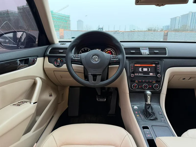 Volkswagen Passat 2014 1.8TSI DSG Your Excellency's Edition exterior photo 8 Volkswagen Passat 2014 1.8TSI DSG Your Excellency's Edition exterior photo 8