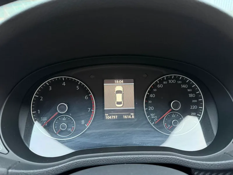 Volkswagen Passat 2014 1.8TSI DSG Your Excellency's Edition interior photo 11 Volkswagen Passat 2014 1.8TSI DSG Your Excellency's Edition interior photo 11