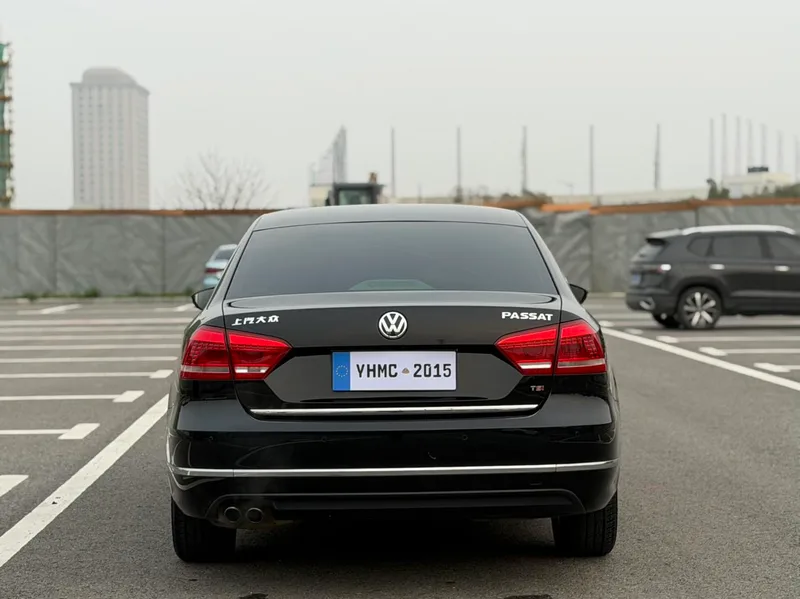 Volkswagen Passat 2014 1.8TSI DSG Your Excellency's Edition interior photo 20 Volkswagen Passat 2014 1.8TSI DSG Your Excellency's Edition interior photo 20
