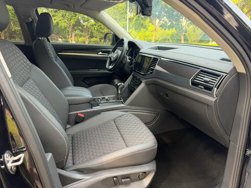 Volkswagen Teramont 2020 Restyling Teramont X 330TSI Two-wheel drive luxury edition interior photo 9 Volkswagen Teramont 2020 Restyling Teramont X 330TSI Two-wheel drive luxury edition interior photo 9