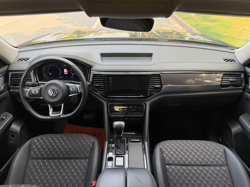 Volkswagen Teramont 2020 Restyling Teramont X 330TSI Two-wheel drive luxury edition interior photo 11 Volkswagen Teramont 2020 Restyling Teramont X 330TSI Two-wheel drive luxury edition interior photo 11