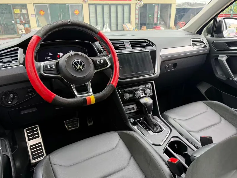 Volkswagen Tiguan L 2020 330TSI Automatic two-wheel drive R-Line Flagship Edition Country VI exterior photo 5 Volkswagen Tiguan L 2020 330TSI Automatic two-wheel drive R-Line Flagship Edition Country VI exterior photo 5