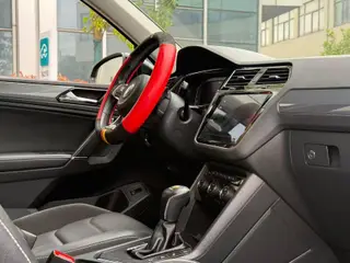 Volkswagen Tiguan L 2020 330TSI Automatic two-wheel drive R-Line Flagship Edition Country VI interior photo 6 Volkswagen Tiguan L 2020 330TSI Automatic two-wheel drive R-Line Flagship Edition Country VI interior photo 6