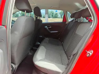 Volkswagen Polo 2016 1.6L Automatic Comfort Type interior photo 11 Volkswagen Polo 2016 1.6L Automatic Comfort Type interior photo 11