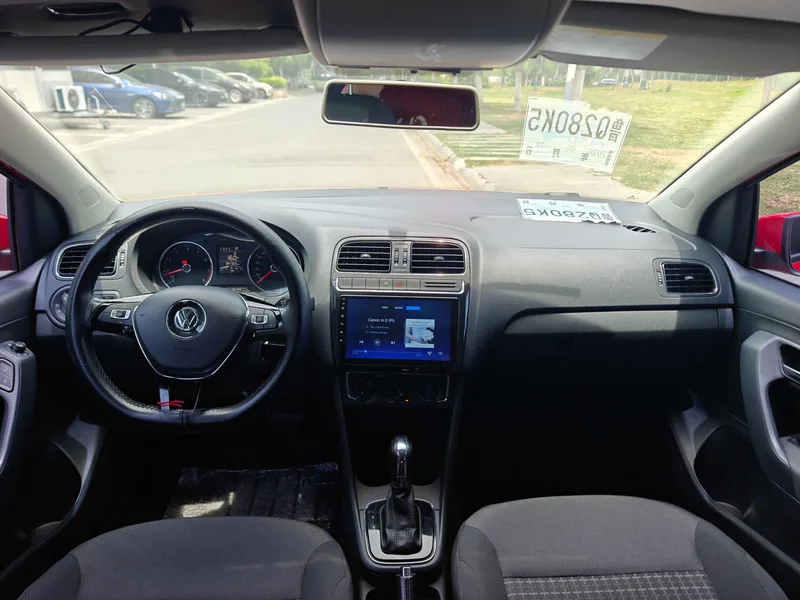 Volkswagen Polo 2016 1.6L Automatic Comfort Type interior photo 16 Volkswagen Polo 2016 1.6L Automatic Comfort Type interior photo 16